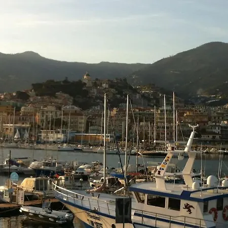 Mini In Liguria 아파트 *
